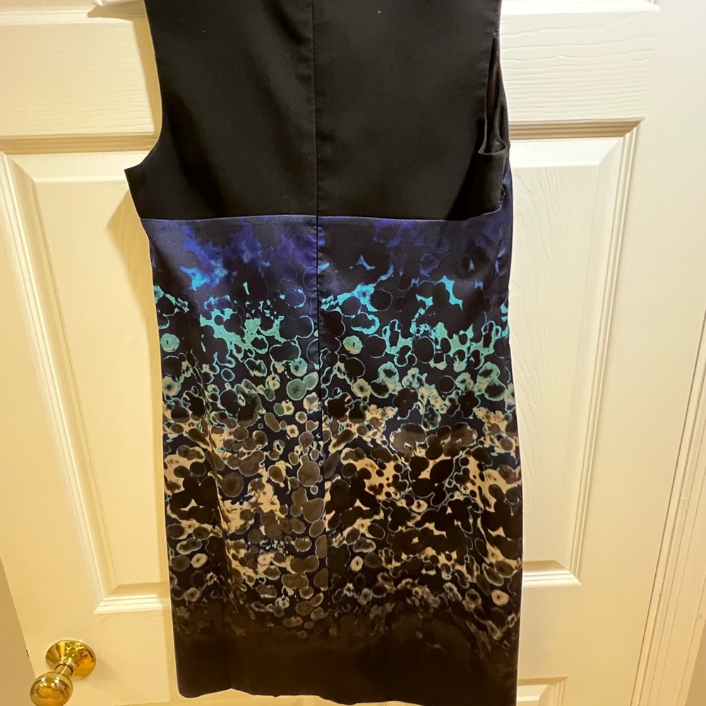 Sleeveless Black and Blue Patterned Sheath Dress